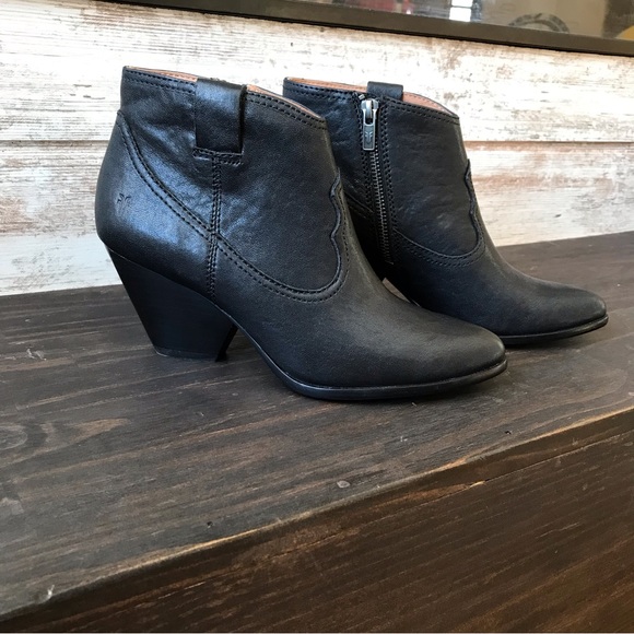 Frye Leather Black Ankle Boots Size 7.5 - Picture 1 of 9